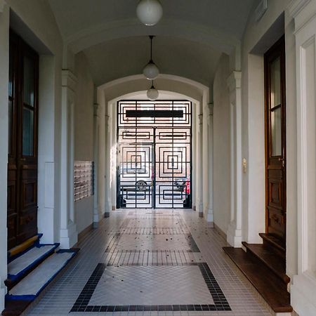 French Touch: Romantyczny Apartament W Kamienicy Varšava Exteriér fotografie