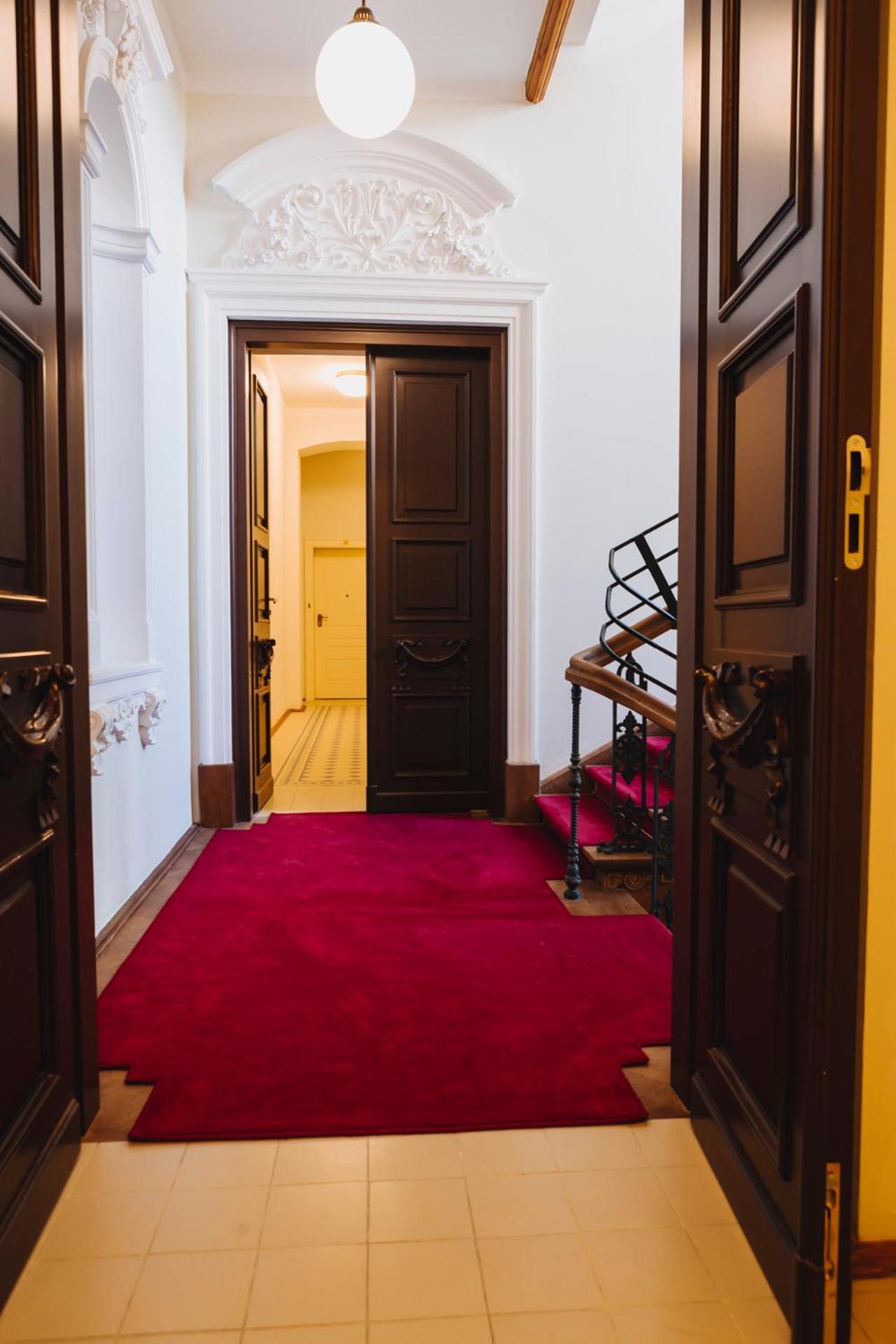 French Touch: Romantyczny Apartament W Kamienicy Varšava Exteriér fotografie